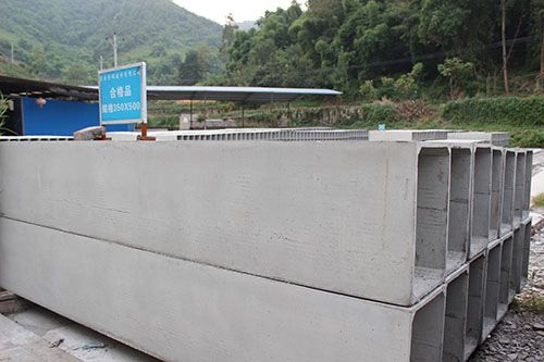 規(guī)格350*500機(jī)制煙道系列